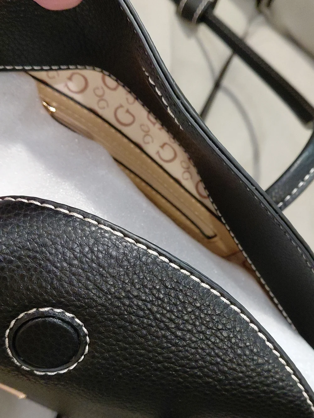 GUESS SHOULDER BAG